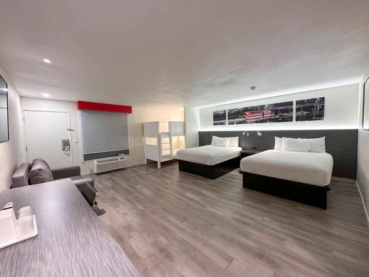 ทราเวลลอดจ์ บาย วินด์แฮม แอนาไฮม์ คอนเวนชั่น เซ็นเตอร์ Hotel ภายนอก รูปภาพ