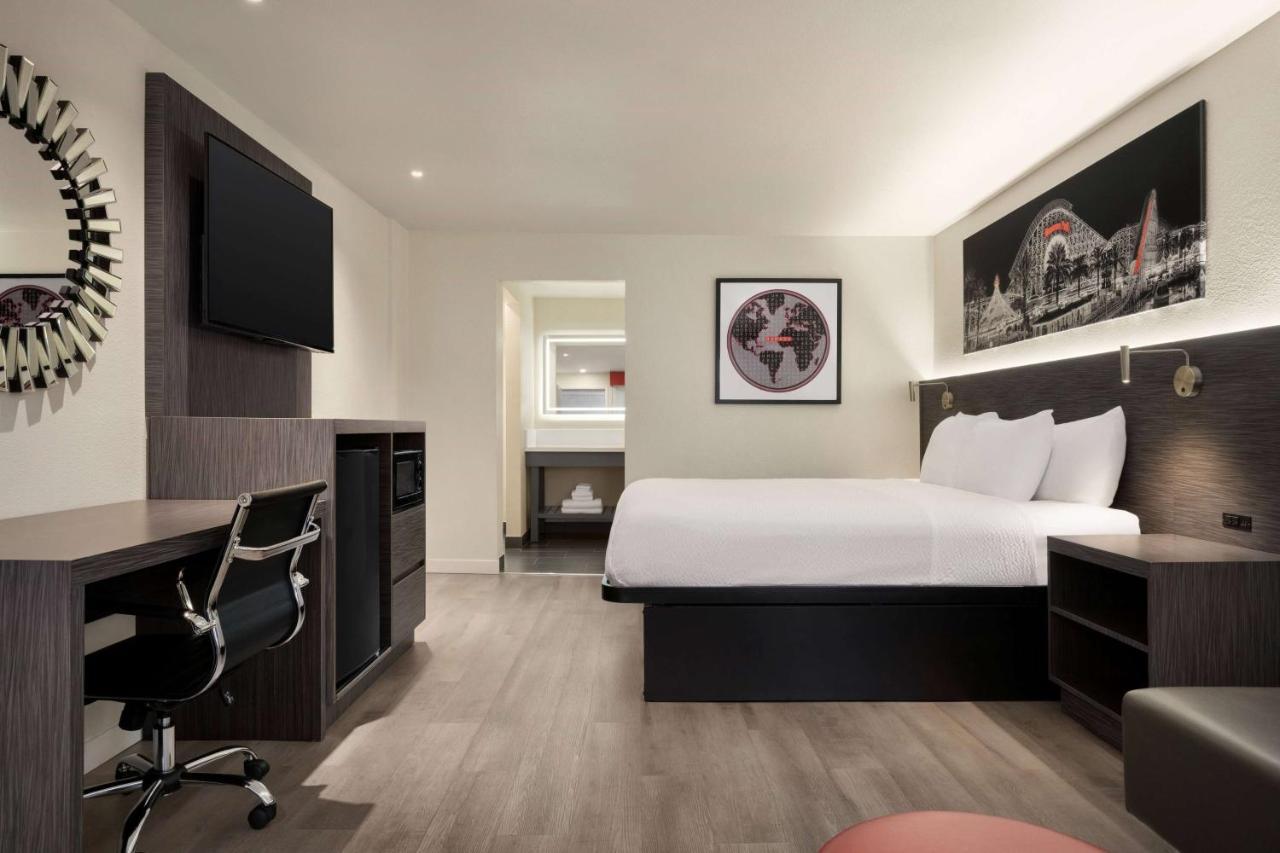 ทราเวลลอดจ์ บาย วินด์แฮม แอนาไฮม์ คอนเวนชั่น เซ็นเตอร์ Hotel ภายนอก รูปภาพ